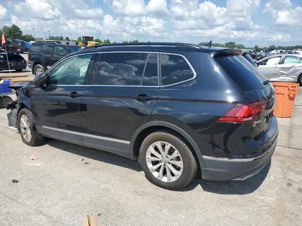 3VV2B7AX9JM061046 2018 VOLKSWAGEN TIGUAN - Image 2