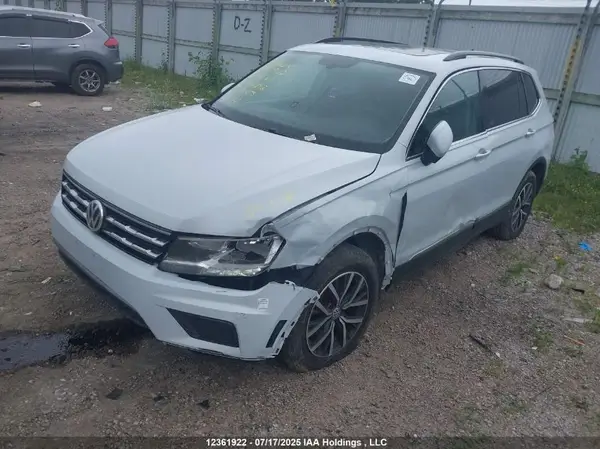 3VV2B7AX9JM062892 2018 VOLKSWAGEN TIGUAN - Image 2