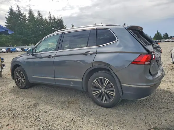 3VV2B7AX9JM076999 2018 VOLKSWAGEN TIGUAN - Image 2