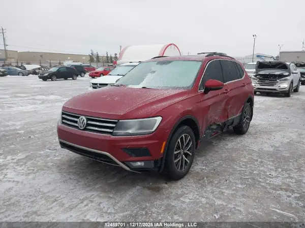 3VV2B7AX9JM078624 2018 VOLKSWAGEN TIGUAN - Image 2