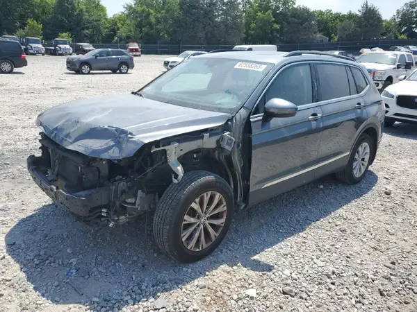 3VV2B7AX9JM095648 2018 VOLKSWAGEN TIGUAN - Image 1