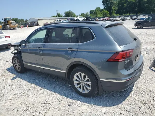 3VV2B7AX9JM095648 2018 VOLKSWAGEN TIGUAN - Image 2