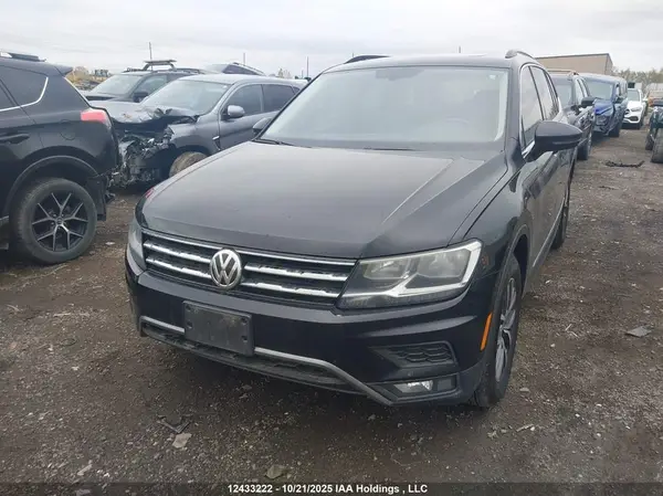 3VV2B7AX9JM099036 2018 VOLKSWAGEN TIGUAN - Image 2