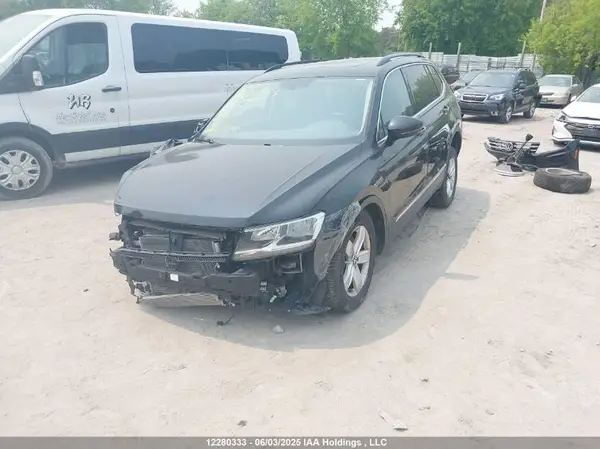 3VV2B7AX9JM116319 2018 VOLKSWAGEN TIGUAN - Image 2