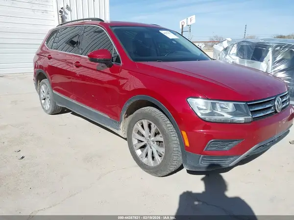 3VV2B7AX9JM121083 2018 VOLKSWAGEN TIGUAN - Image 1