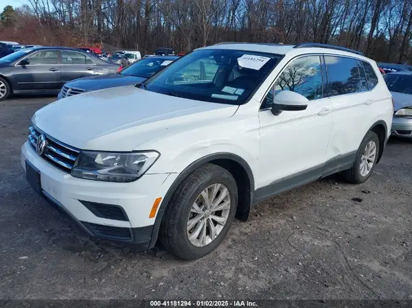 3VV2B7AX9JM134884 2018 VOLKSWAGEN TIGUAN - Image 2