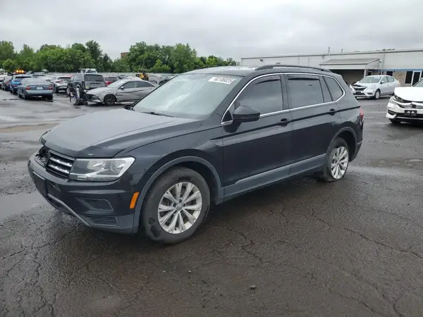 3VV2B7AX9JM136926 2018 VOLKSWAGEN TIGUAN - Image 1