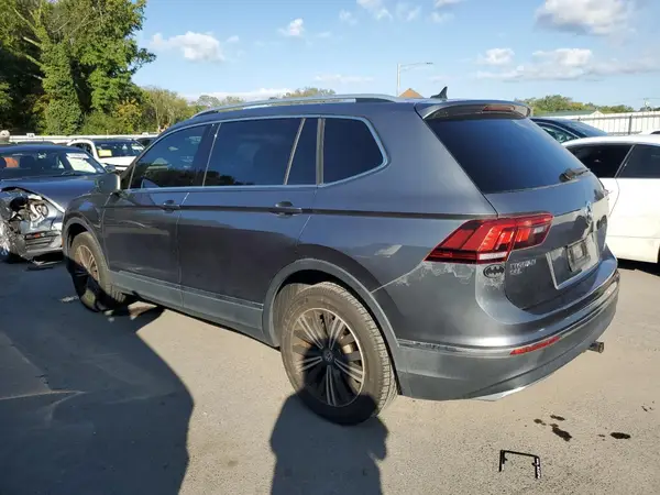 3VV2B7AX9JM143200 2018 VOLKSWAGEN TIGUAN - Image 2
