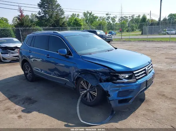 3VV2B7AX9JM146548 2018 VOLKSWAGEN TIGUAN - Image 1