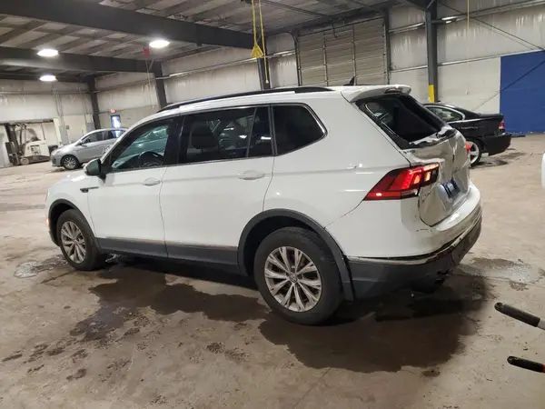 3VV2B7AX9JM176939 2018 VOLKSWAGEN TIGUAN - Image 2