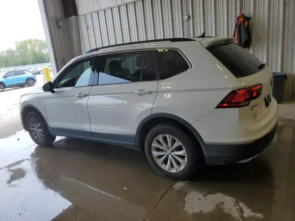 3VV2B7AX9JM182885 2018 VOLKSWAGEN TIGUAN - Image 2
