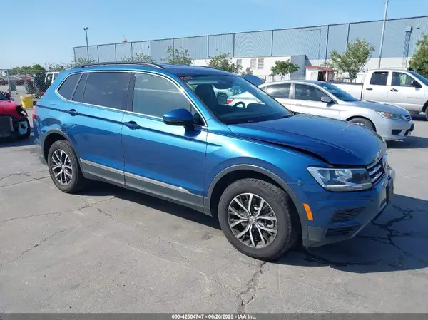 3VV2B7AX9JM204108 2018 VOLKSWAGEN TIGUAN - Image 1