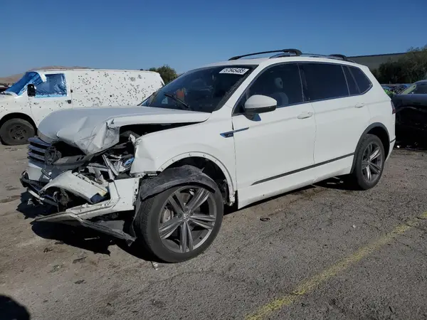 3VV2B7AX9JM205260 2018 VOLKSWAGEN TIGUAN - Image 1