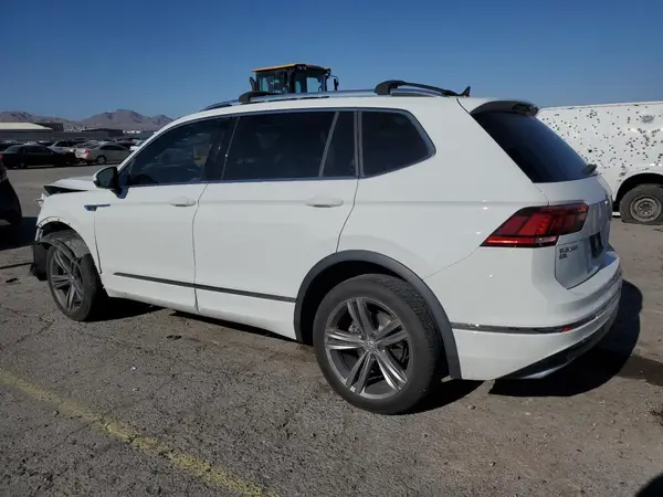 3VV2B7AX9JM205260 2018 VOLKSWAGEN TIGUAN - Image 2