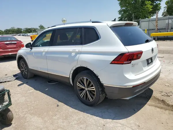 3VV2B7AX9KM037640 2019 VOLKSWAGEN TIGUAN - Image 2