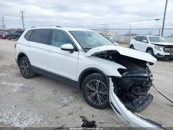 3VV2B7AX9KM070542 2019 VOLKSWAGEN TIGUAN - Image 1