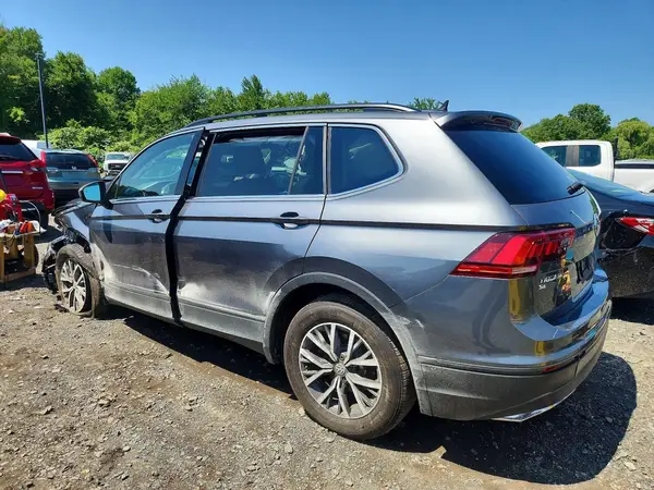 3VV2B7AX9KM176876 2019 VOLKSWAGEN TIGUAN - Image 2
