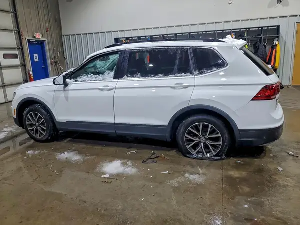 3VV2B7AX9KM197601 2019 VOLKSWAGEN TIGUAN - Image 2