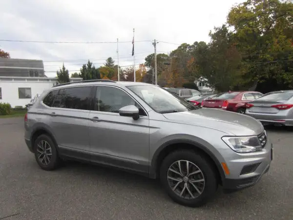 3VV2B7AX9LM020855 2020 VOLKSWAGEN TIGUAN - Image 1