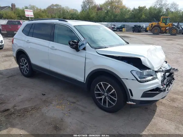 3VV2B7AX9LM103539 2020 VOLKSWAGEN TIGUAN - Image 1