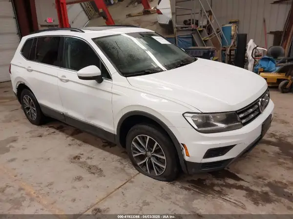 3VV2B7AX9LM124679 2020 VOLKSWAGEN TIGUAN - Image 1