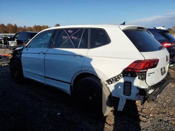 3VV2B7AX9LM154636 2020 VOLKSWAGEN TIGUAN - Image 2