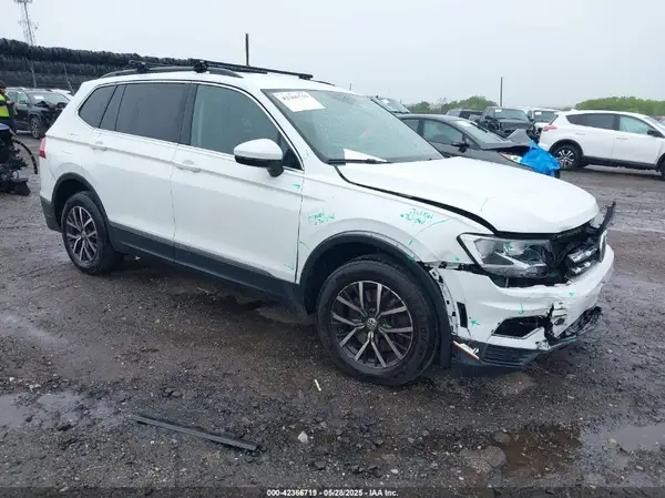 3VV2B7AX9LM163952 2020 VOLKSWAGEN TIGUAN - Image 1