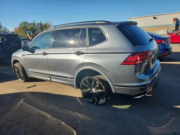 3VV2B7AX9MM016953 2021 VOLKSWAGEN TIGUAN - Image 2