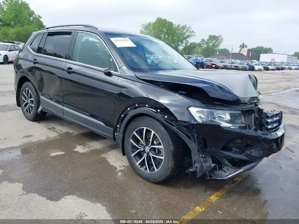 3VV2B7AX9MM045580 2021 VOLKSWAGEN TIGUAN - Image 1