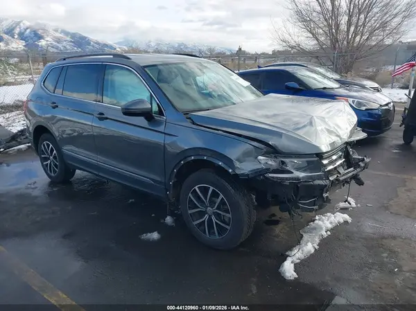 3VV2B7AX9MM067031 2021 VOLKSWAGEN TIGUAN - Image 1