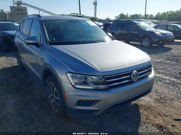 3VV2B7AX9MM073427 2021 VOLKSWAGEN TIGUAN - Image 1