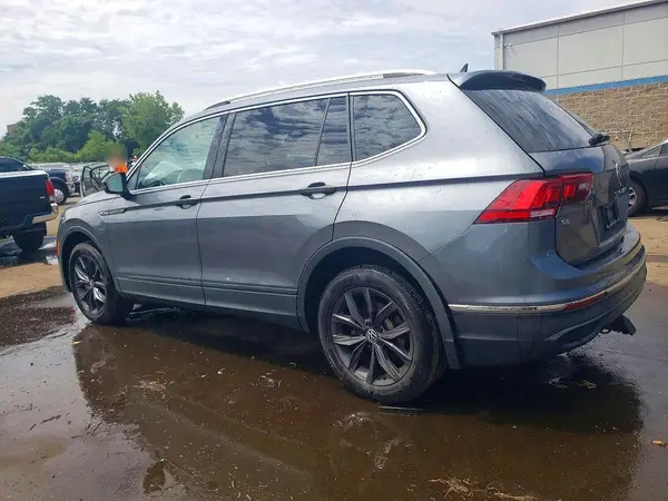 3VV2B7AX9NM015786 2022 VOLKSWAGEN TIGUAN - Image 2