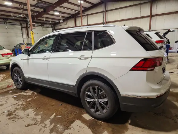 3VV2B7AX9NM091802 2022 VOLKSWAGEN TIGUAN - Image 2