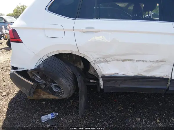 2022 VOLKSWAGEN TIGUAN auction photo 6