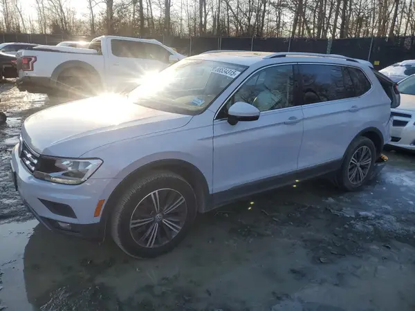 3VV2B7AXXJM009652 2018 VOLKSWAGEN TIGUAN - Image 1