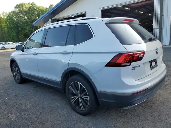 3VV2B7AXXJM009697 2018 VOLKSWAGEN TIGUAN - Image 2