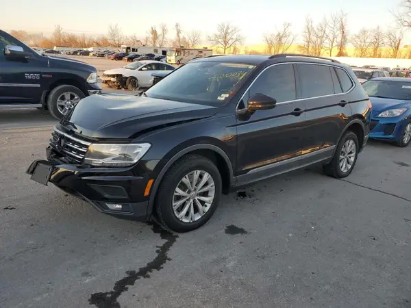 3VV2B7AXXJM011434 2018 VOLKSWAGEN TIGUAN - Image 1