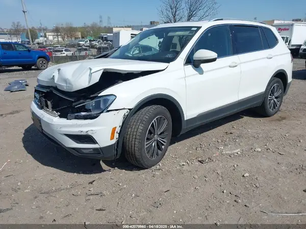 3VV2B7AXXJM017136 2018 VOLKSWAGEN TIGUAN - Image 2