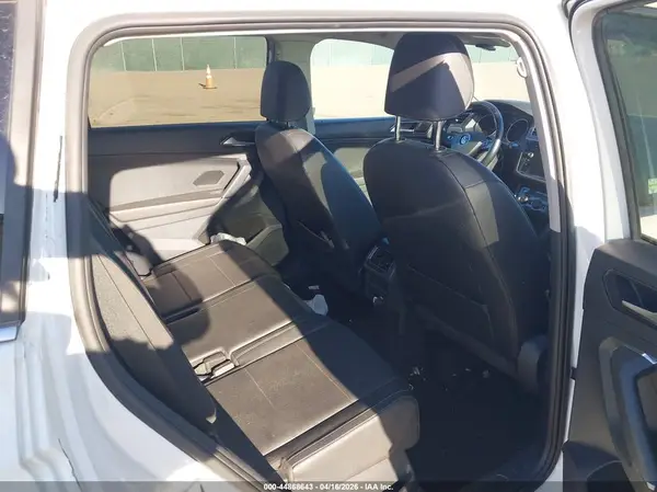 3VV2B7AXXJM037726 2018 VOLKSWAGEN TIGUAN - Image 8