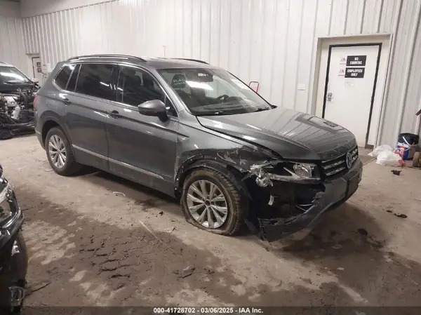 3VV2B7AXXJM046409 2018 VOLKSWAGEN TIGUAN - Image 1