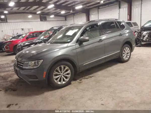 3VV2B7AXXJM046409 2018 VOLKSWAGEN TIGUAN - Image 2