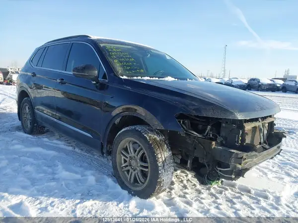 3VV2B7AXXJM052369 2018 VOLKSWAGEN TIGUAN - Image 1