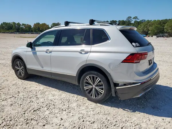 3VV2B7AXXJM055630 2018 VOLKSWAGEN TIGUAN - Image 2