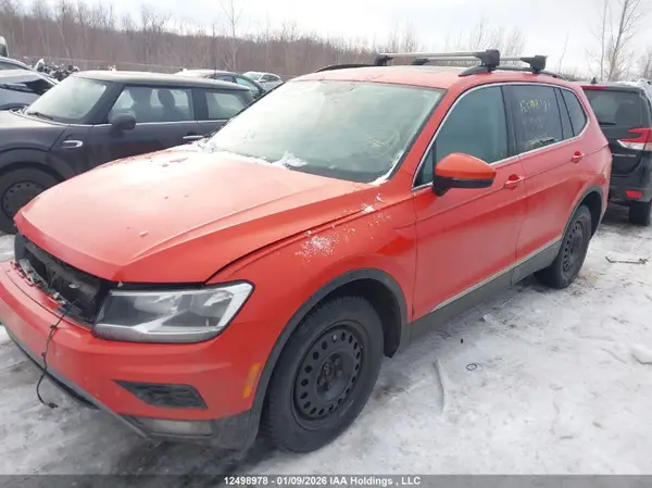 3VV2B7AXXJM062240 2018 VOLKSWAGEN TIGUAN - Image 2