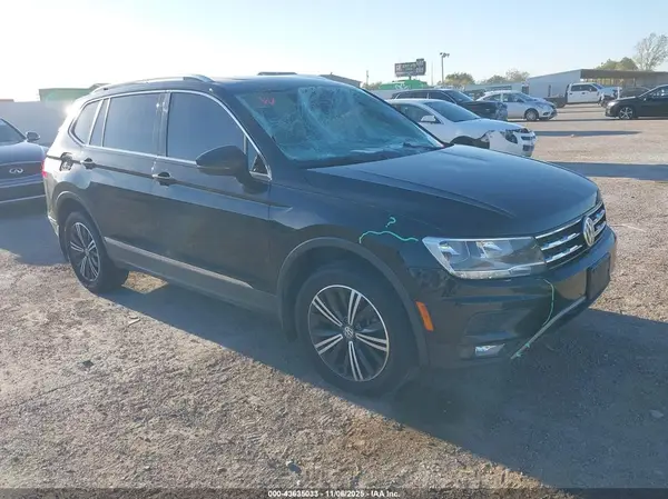 3VV2B7AXXJM086084 2018 VOLKSWAGEN TIGUAN - Image 1