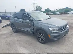 3VV2B7AXXJM088207 2018 VOLKSWAGEN TIGUAN