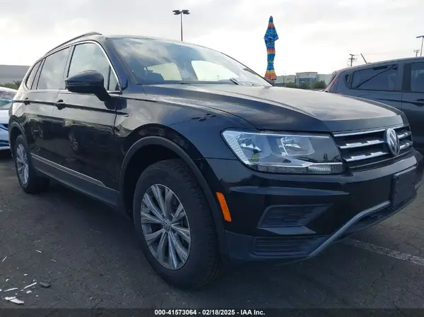 3VV2B7AXXJM107452 2018 VOLKSWAGEN TIGUAN - Image 1