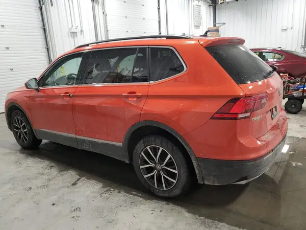 3VV2B7AXXJM117589 2018 VOLKSWAGEN TIGUAN - Image 2