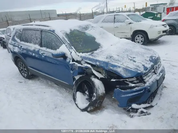 3VV2B7AXXJM118676 2018 VOLKSWAGEN TIGUAN - Image 1