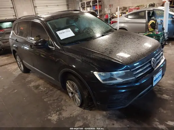 3VV2B7AXXJM132447 2018 VOLKSWAGEN TIGUAN - Image 1